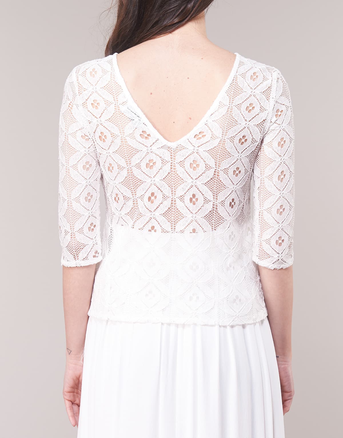 Women's T-Shirts Betty London White