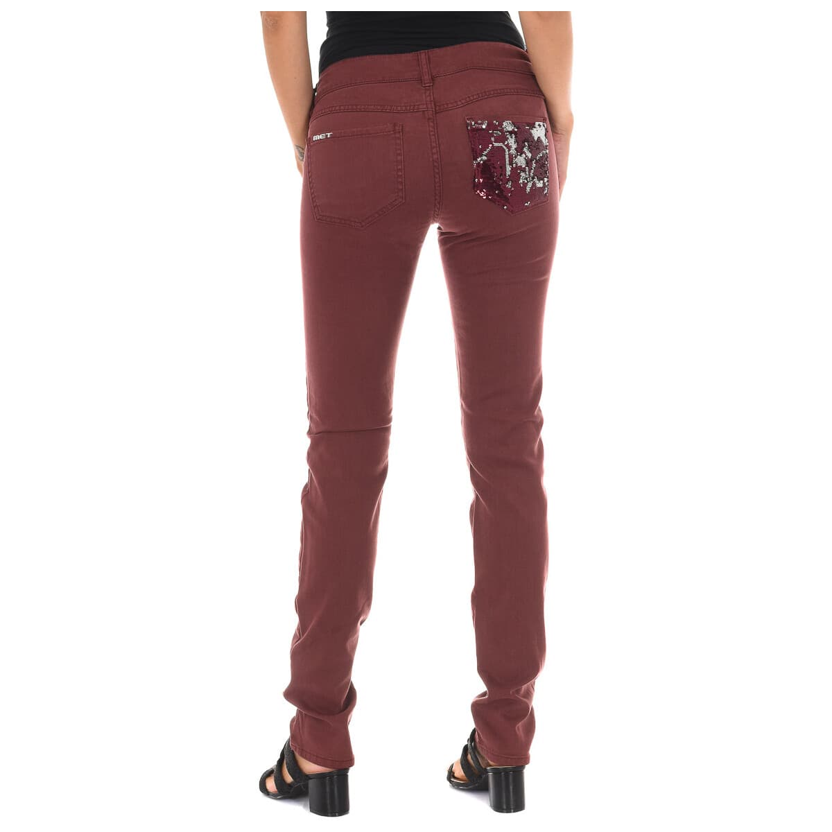 Women's Jeans Met Red