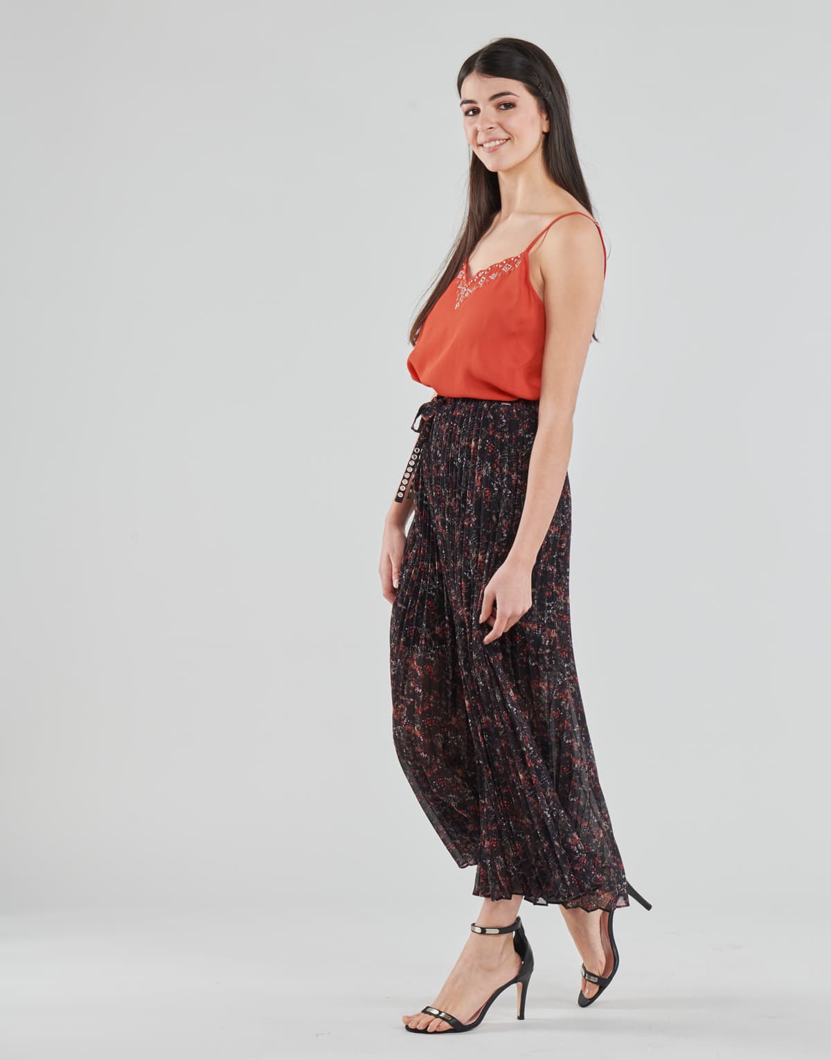 Women's Sleeveless Tops Ikks Red