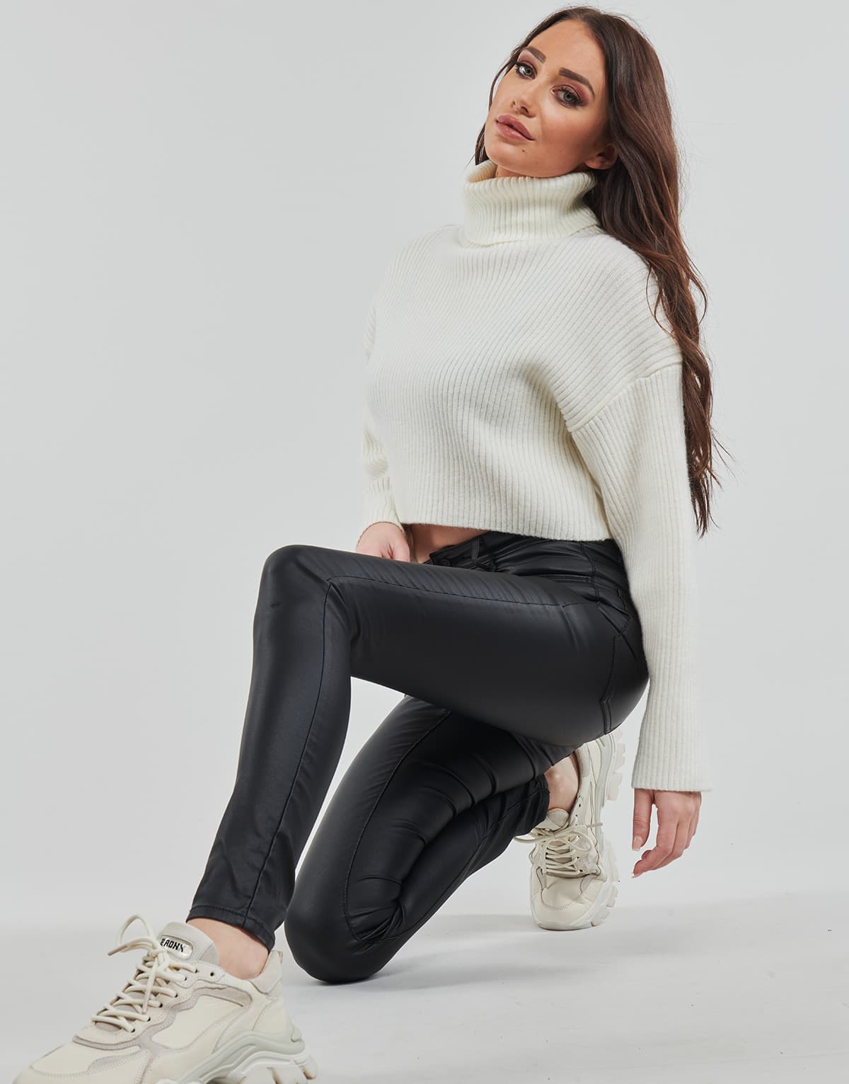 Women's Sweaters Yurban White