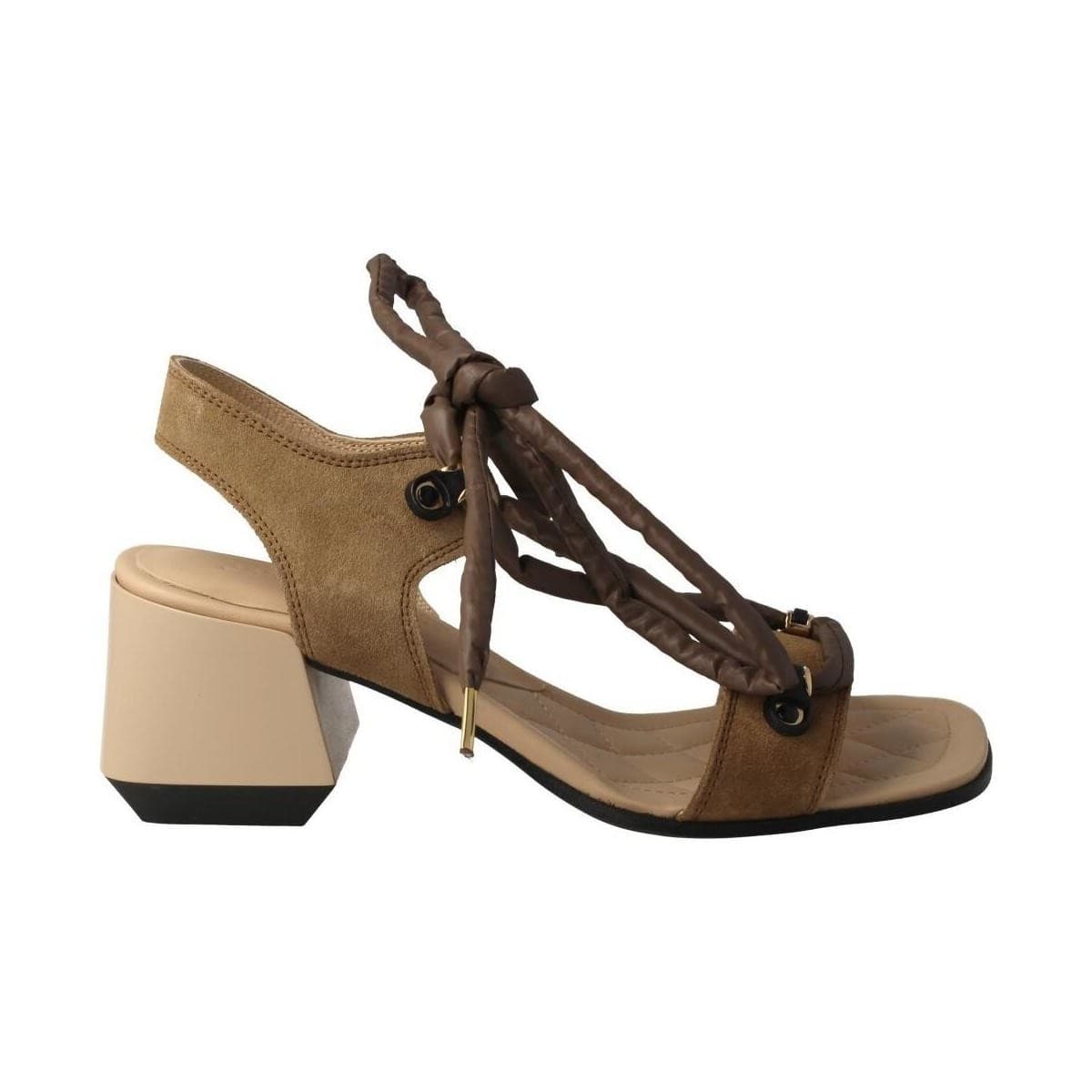 Σανδάλια με τακούνι Janet&Janet -