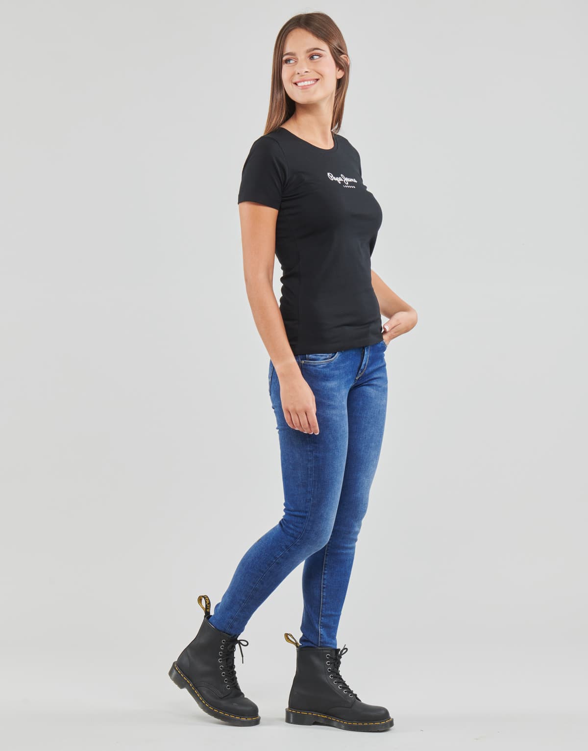 Women's T-Shirts Pepe Jeans Black
