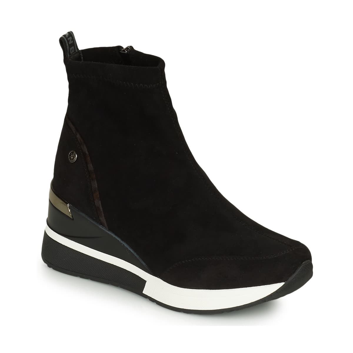 Ψηλά Sneakers Xti 140057