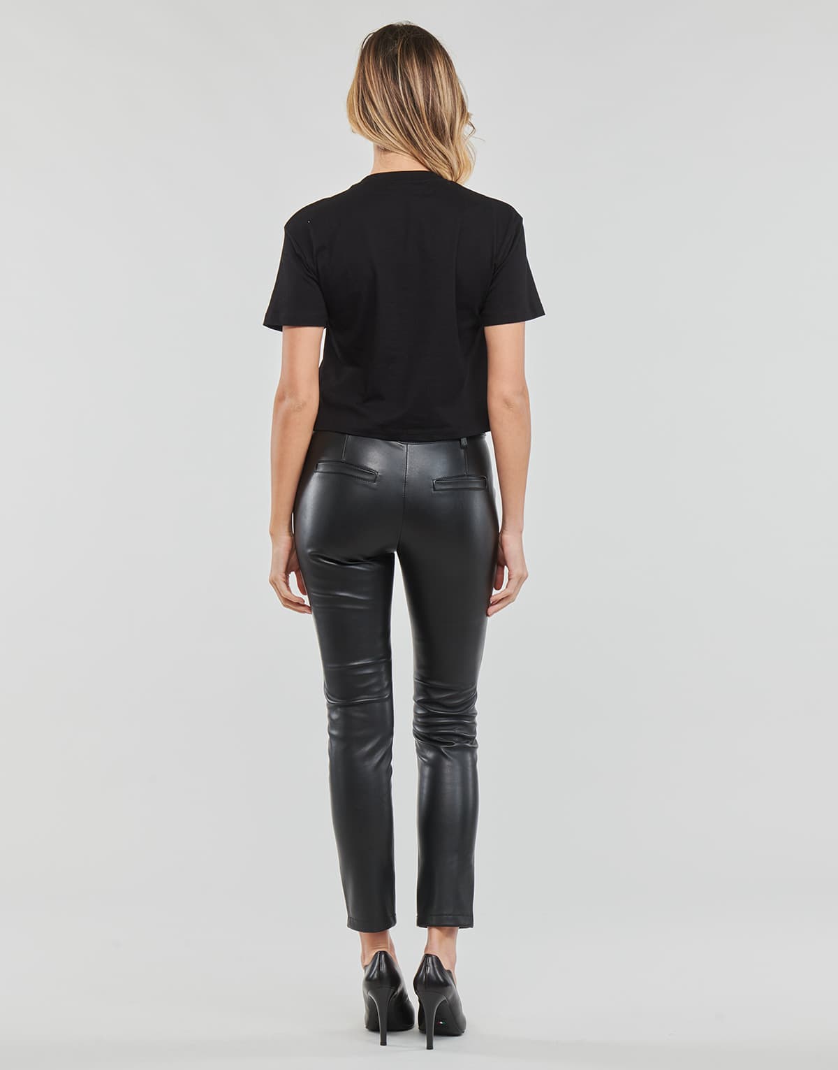 Women's T-Shirts Guess Black