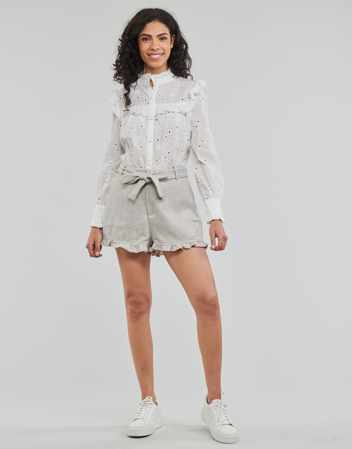 Women's Shorts Betty London Beige