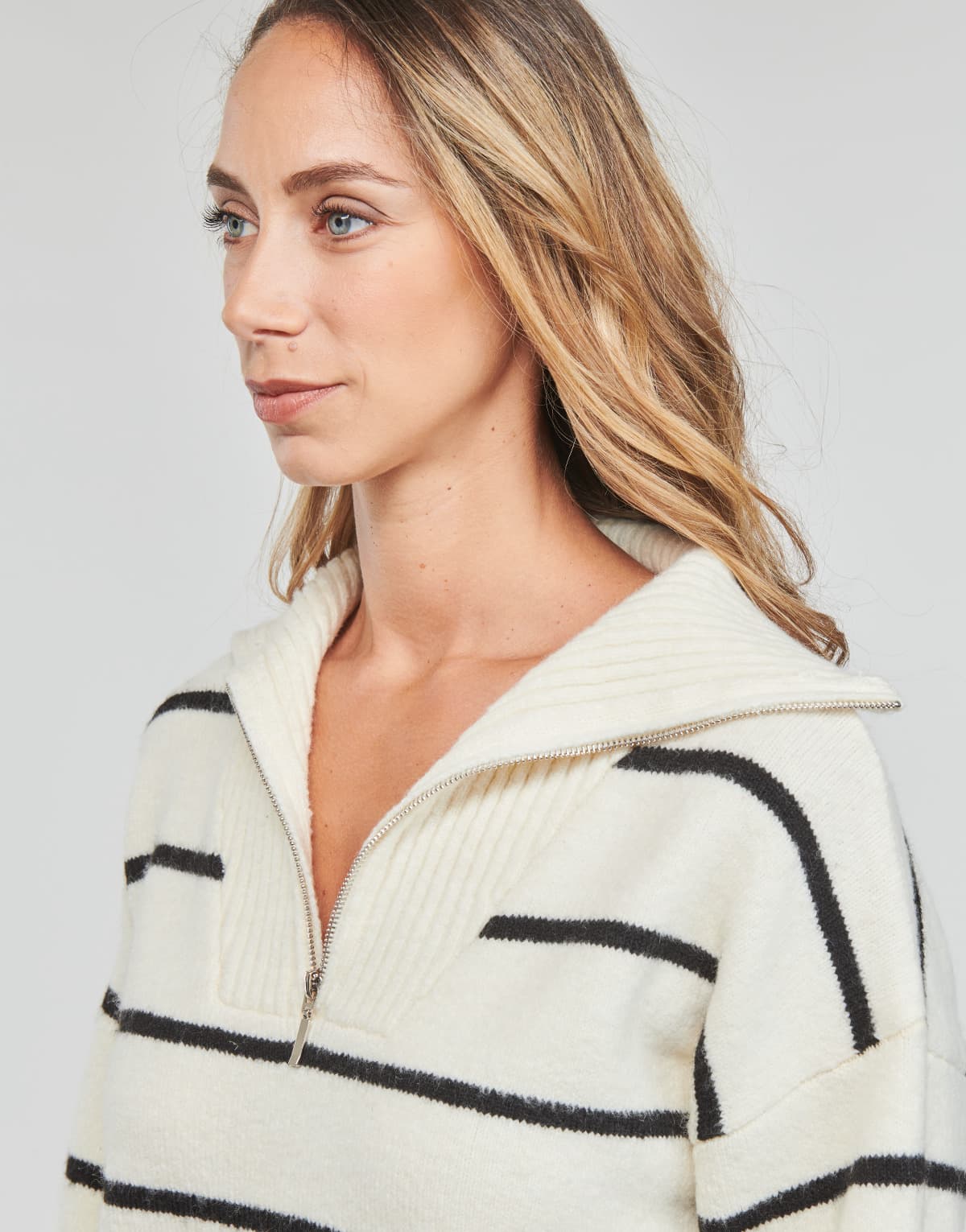 Women's Sweaters Betty London White