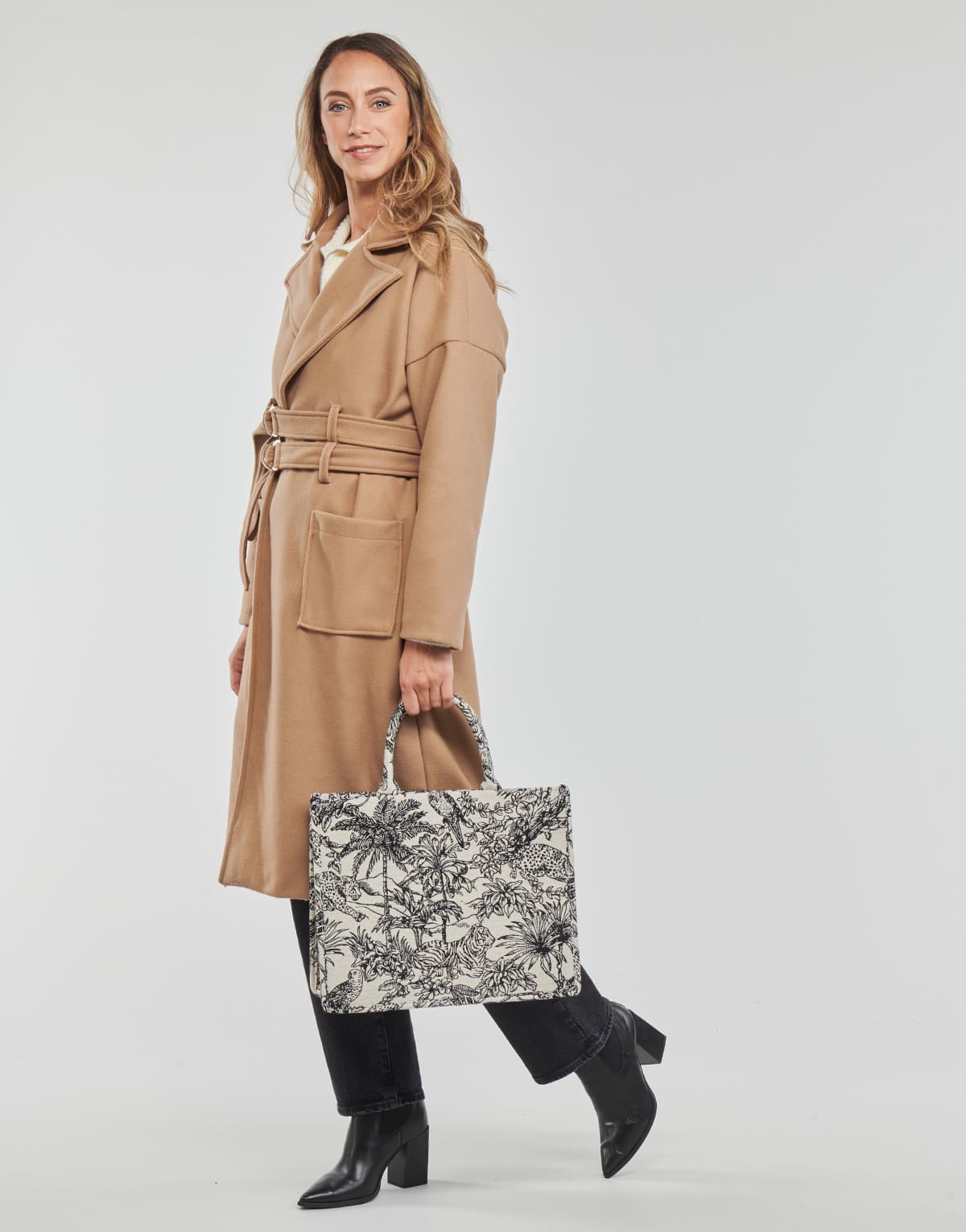 Women's Coats Betty London Brown