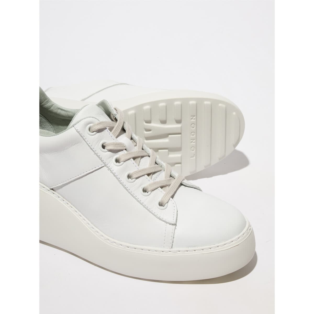 Women's Sneakers Fly London White