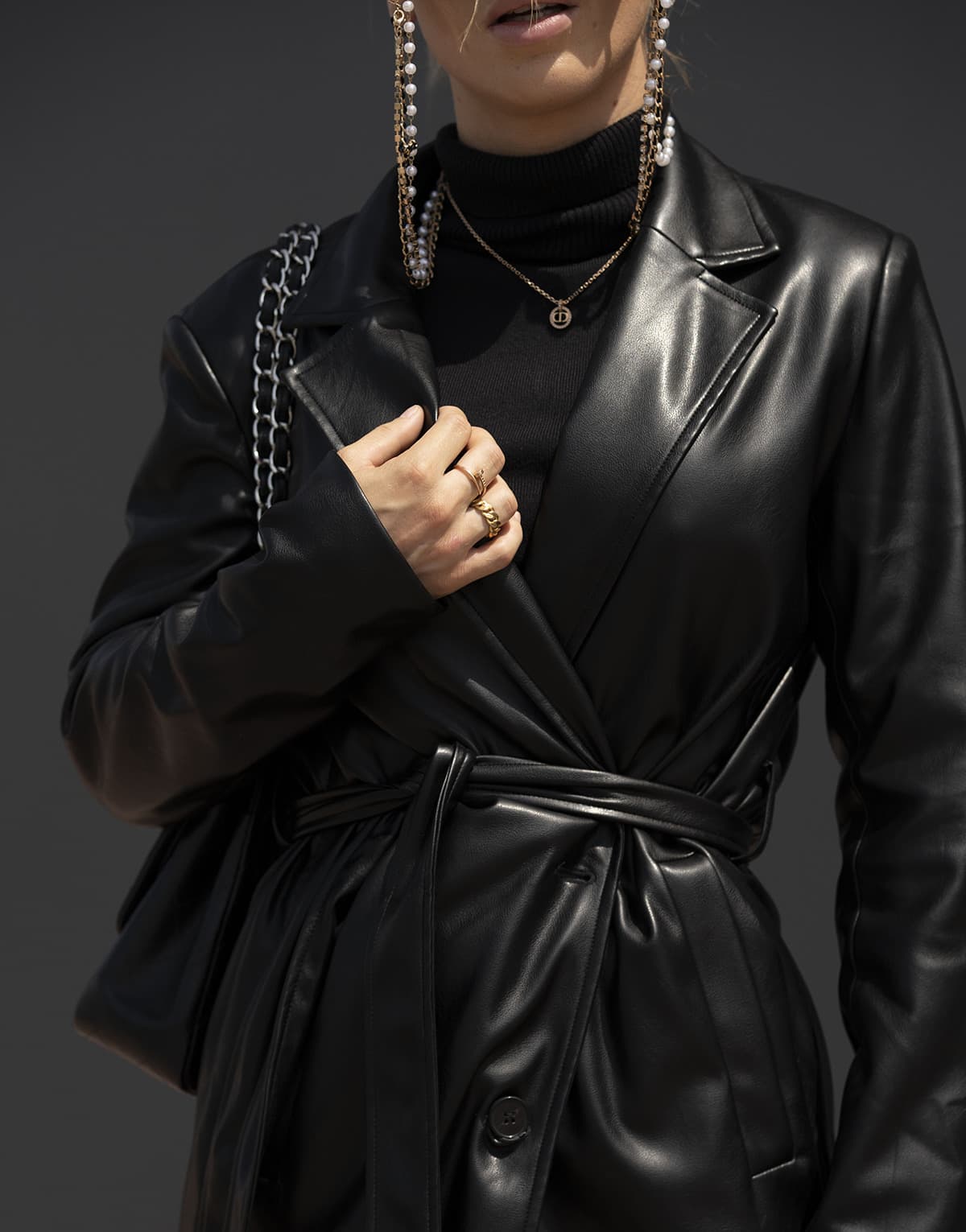 Women's Coats THEAD. Black