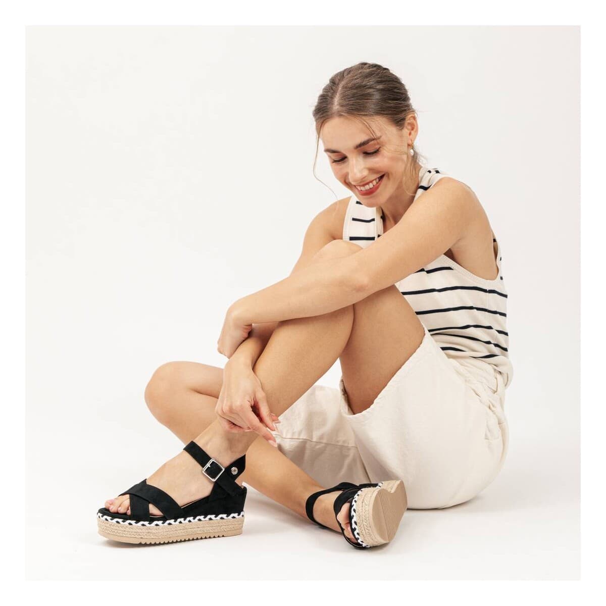 Women's Platforms Refresh Black