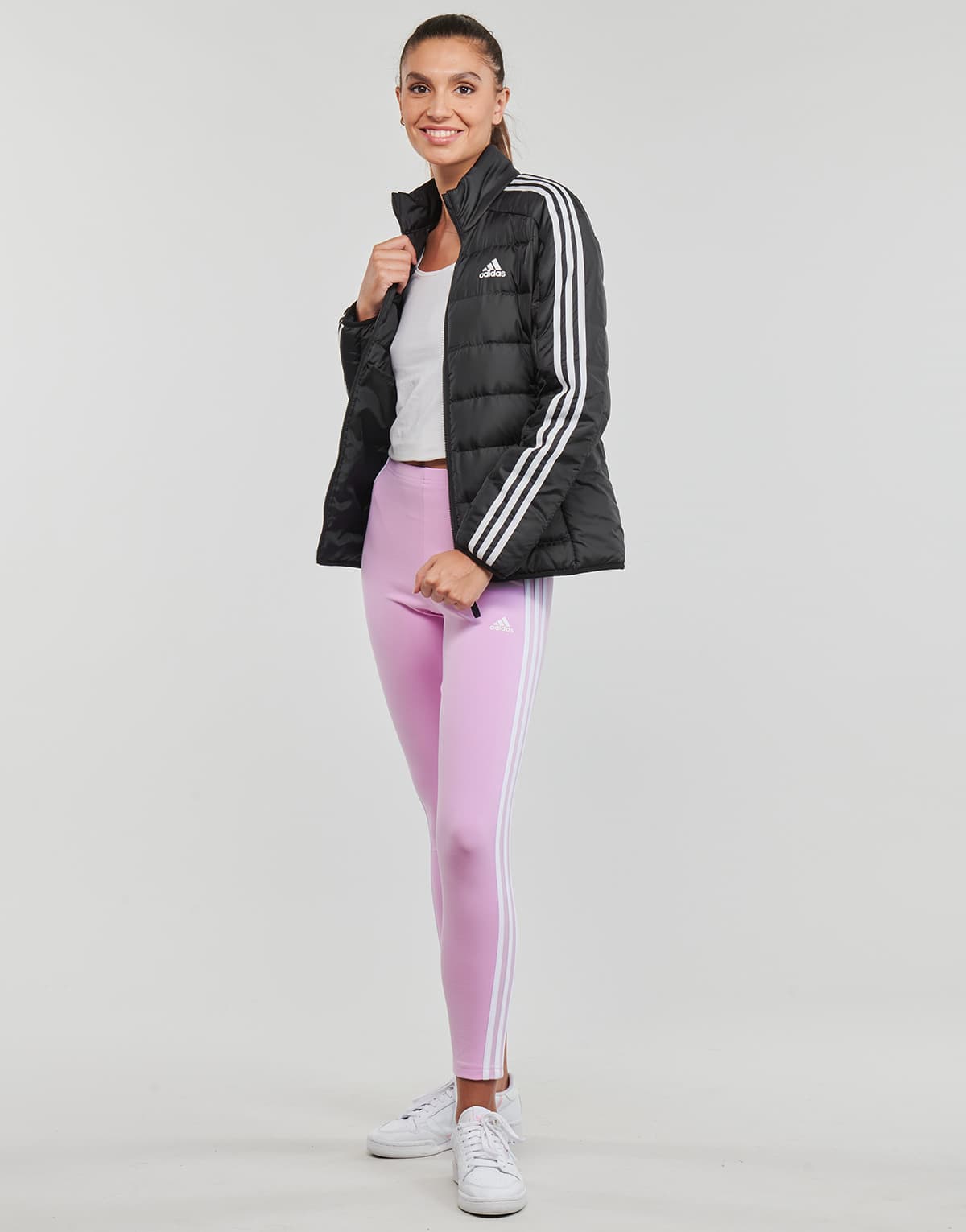 Γυναικεία μπουφάν Adidas