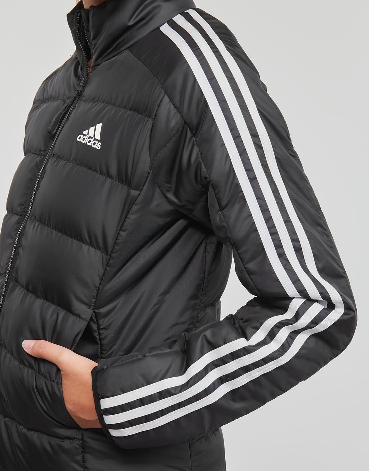 Γυναικεία μπουφάν Adidas