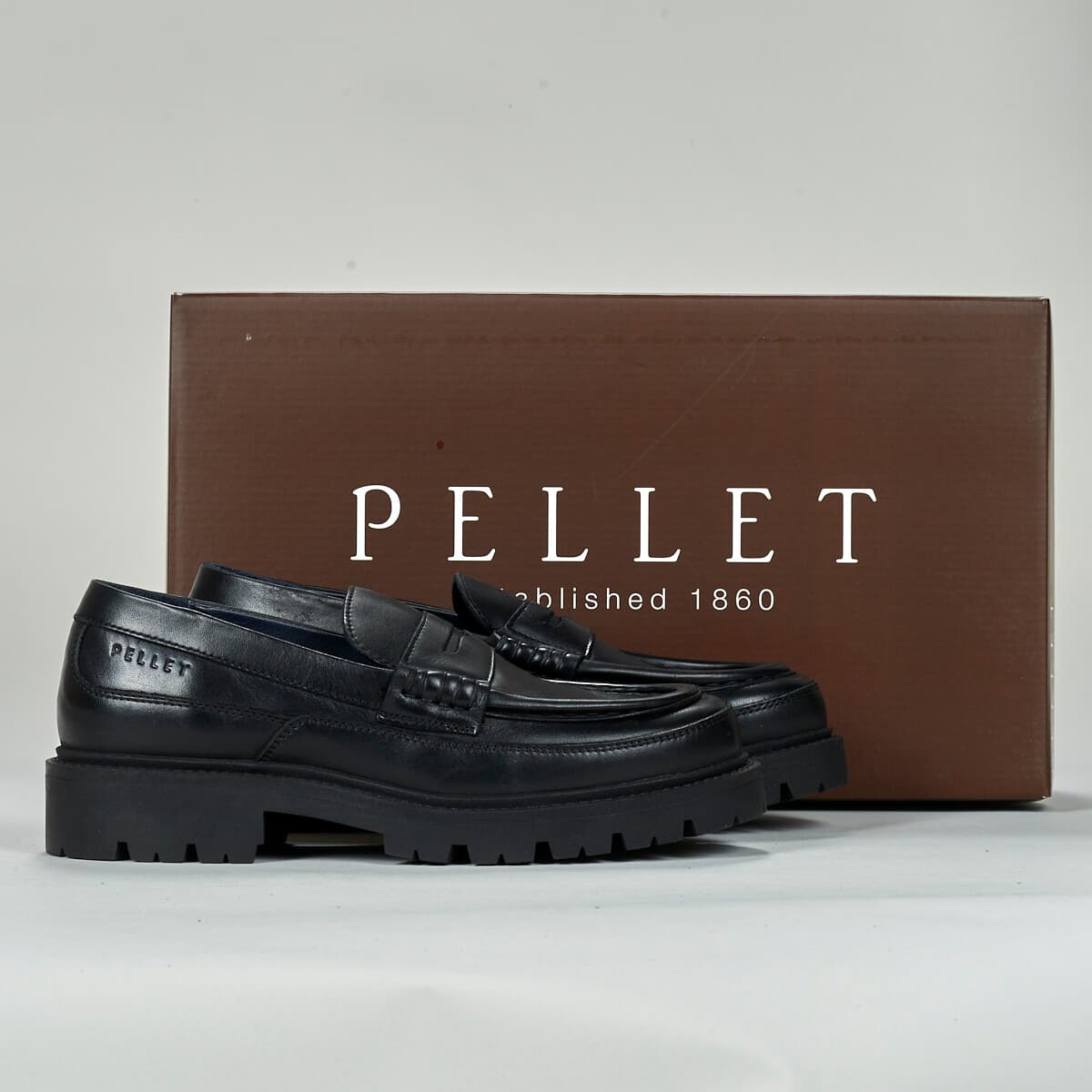 Women's Loafers Pellet Black