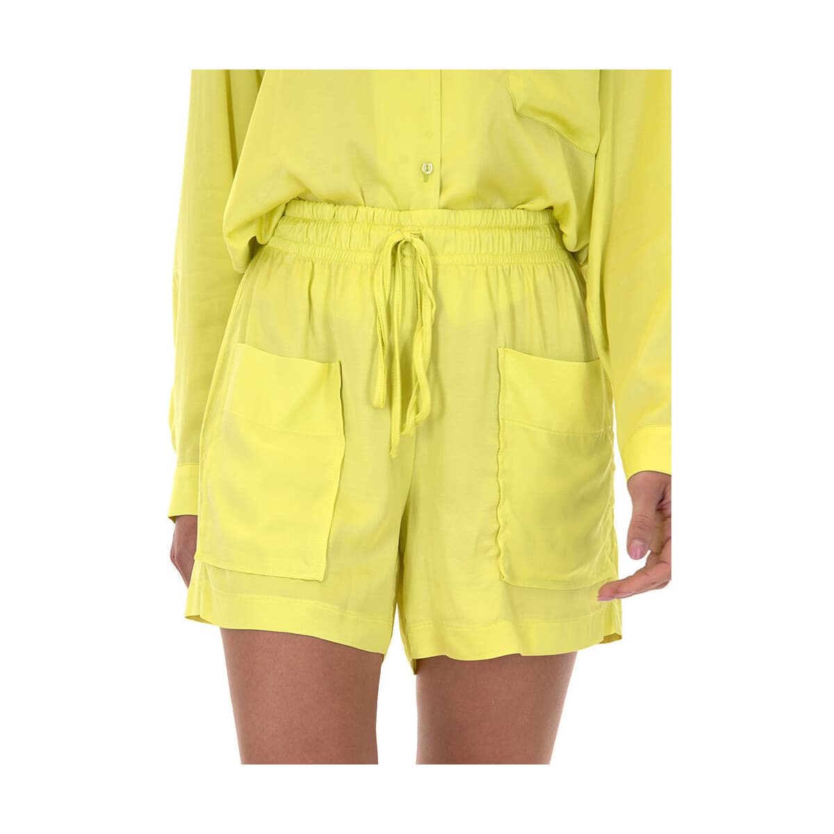 Elastic Waist Draw String Shorts Women Black & Black