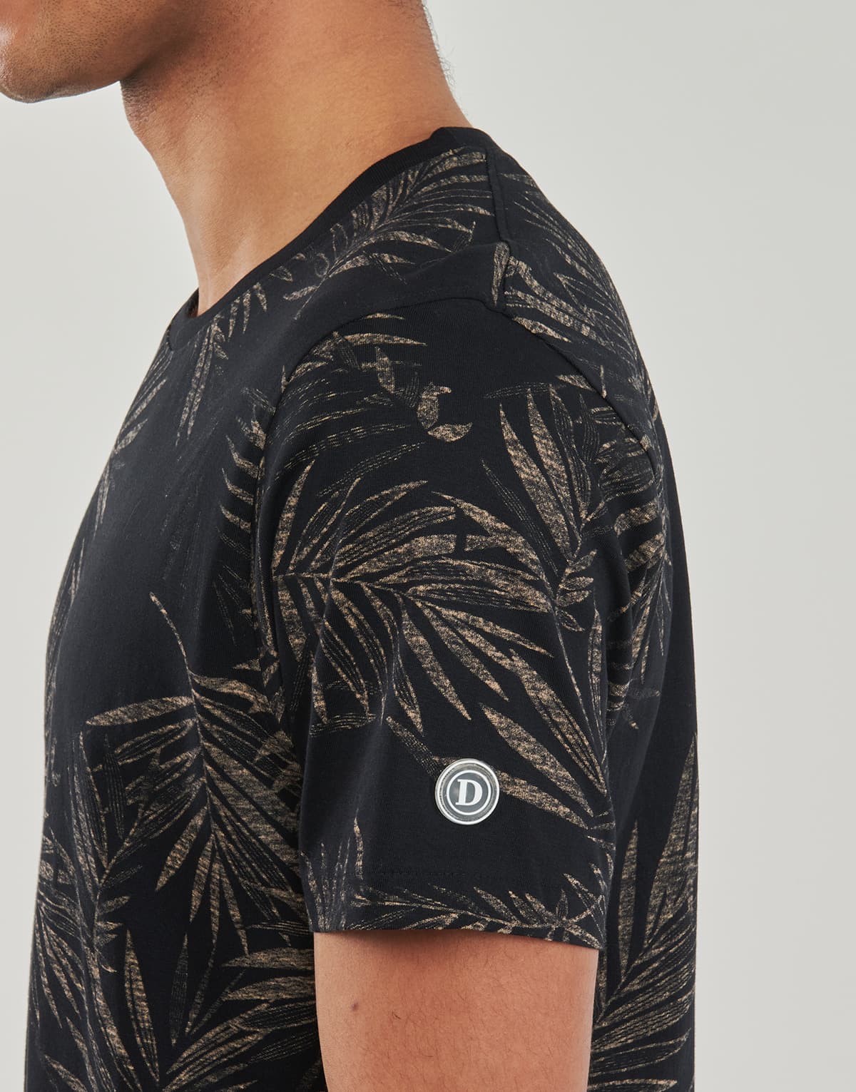 Men's T-Shirts Deeluxe Black