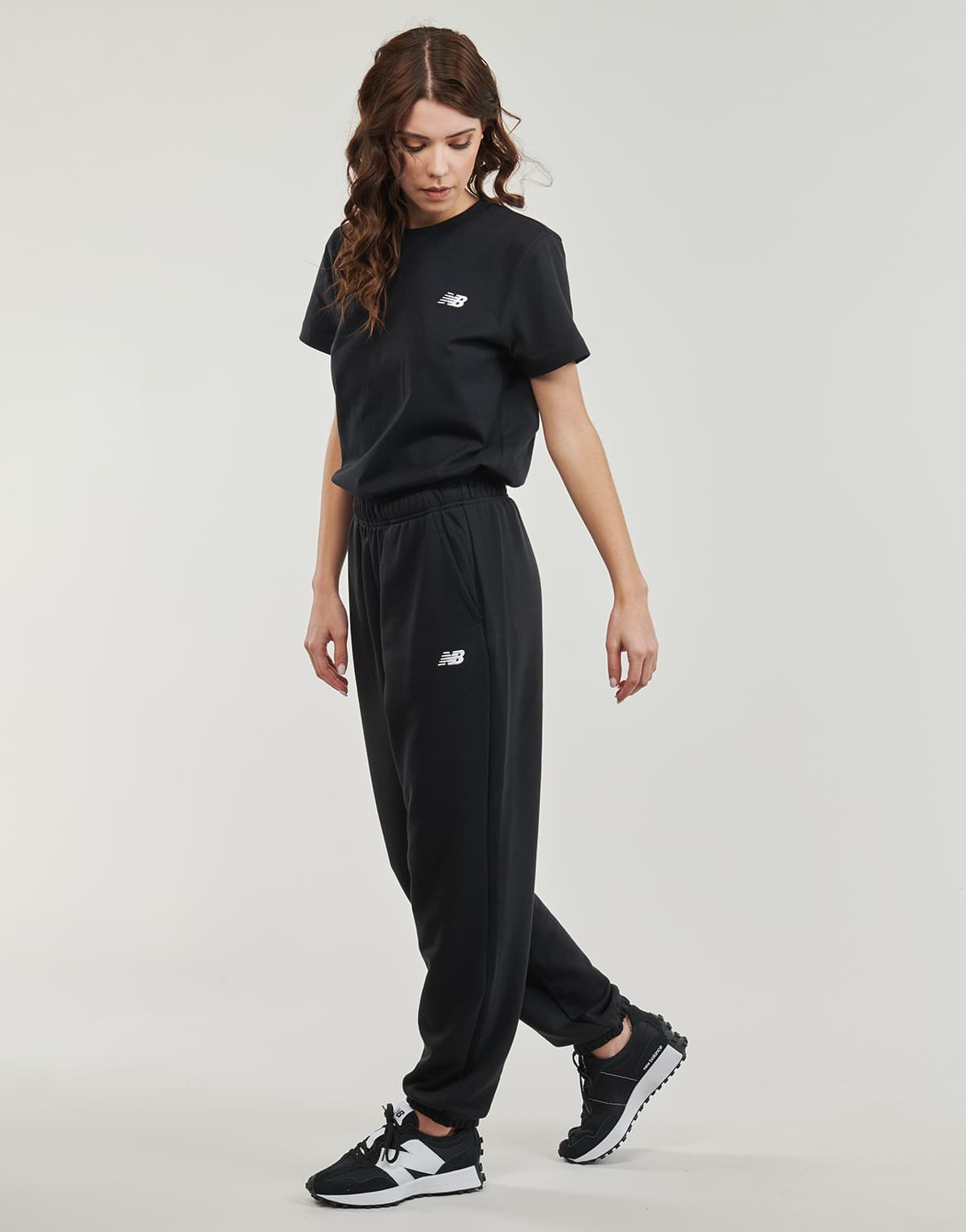 Women's T-Shirts New Balance Black