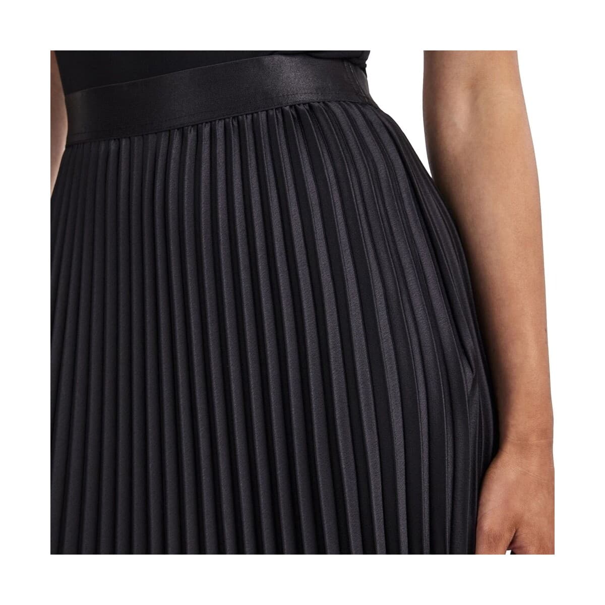 Women's T-Shirts Y.a.s Black