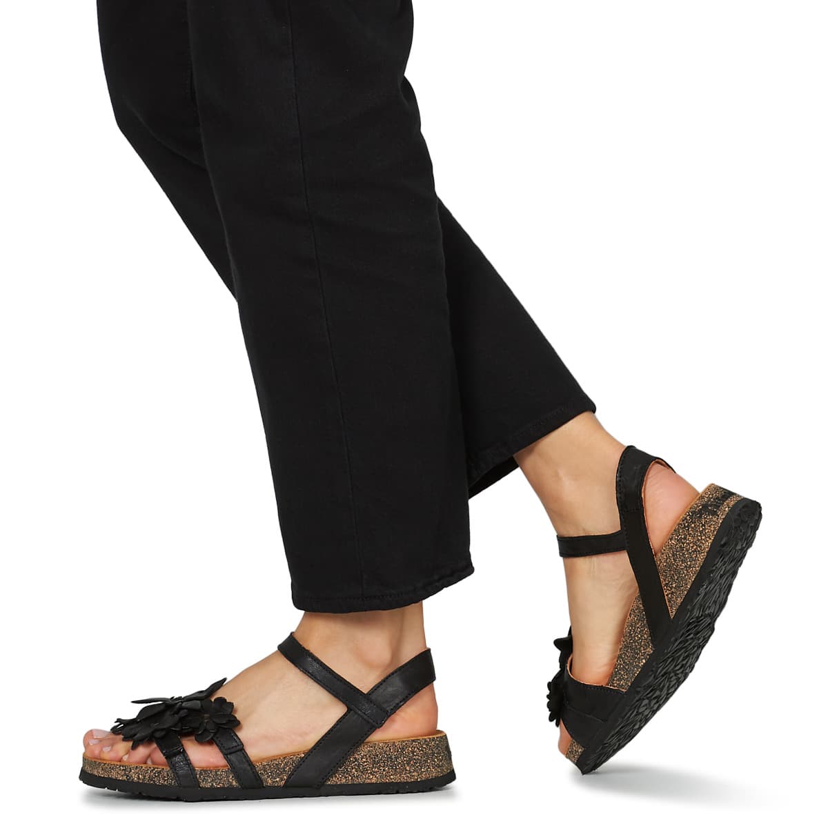 Women's Platforms Think Black