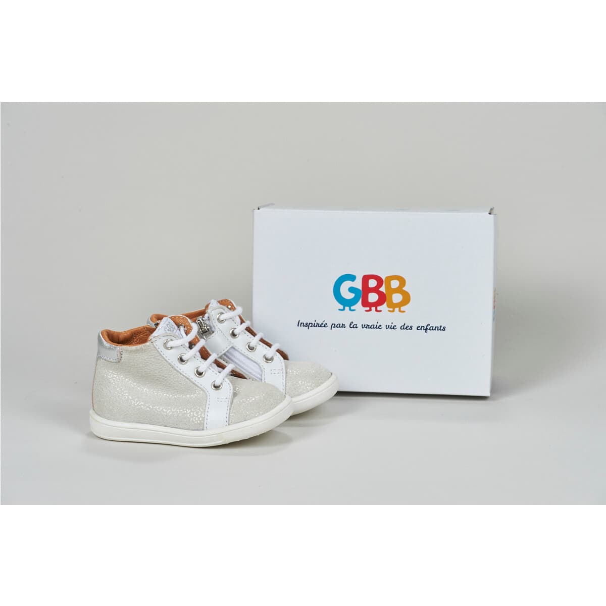 Ψηλά Sneakers GBB FAMIA