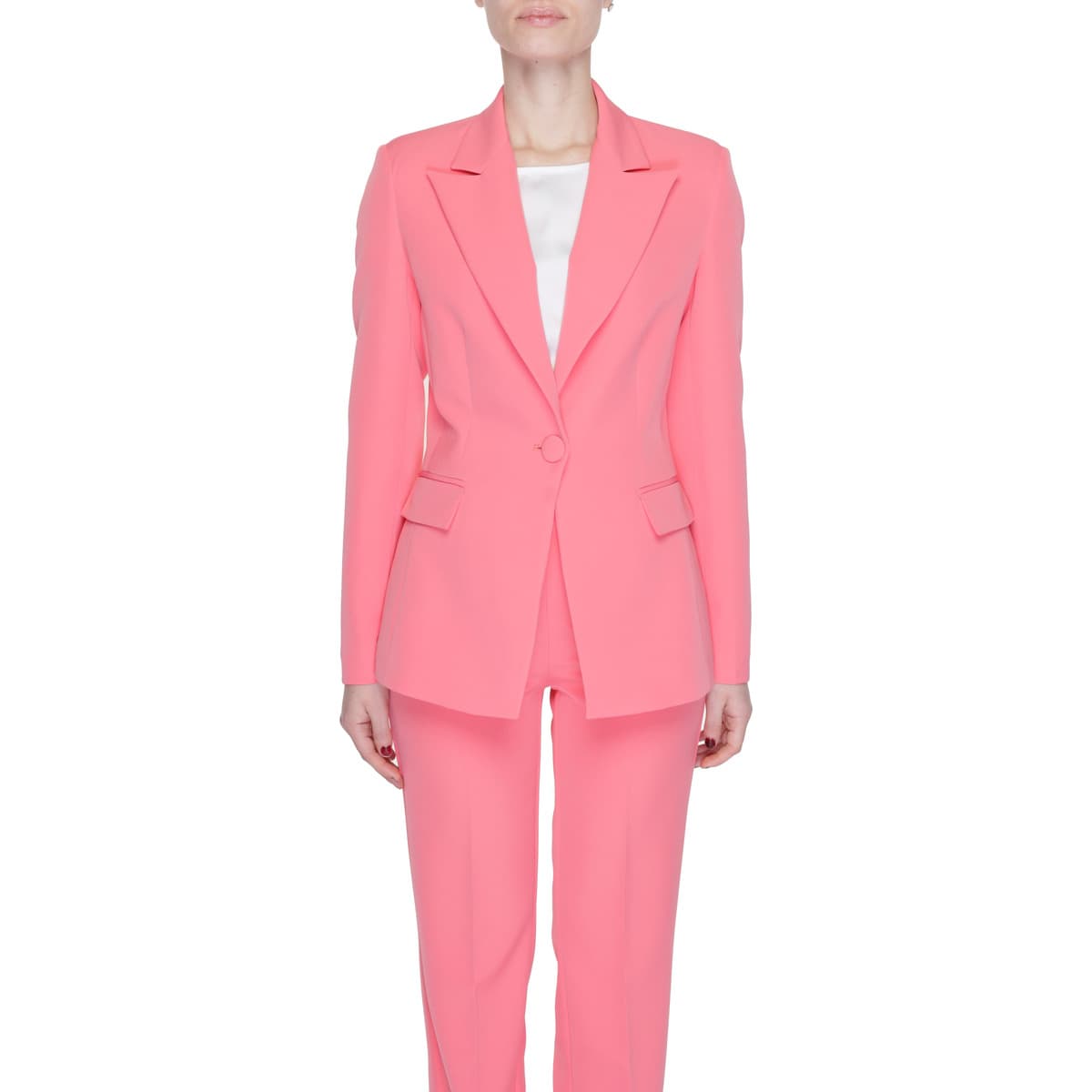 Women's Blazers Silence Red