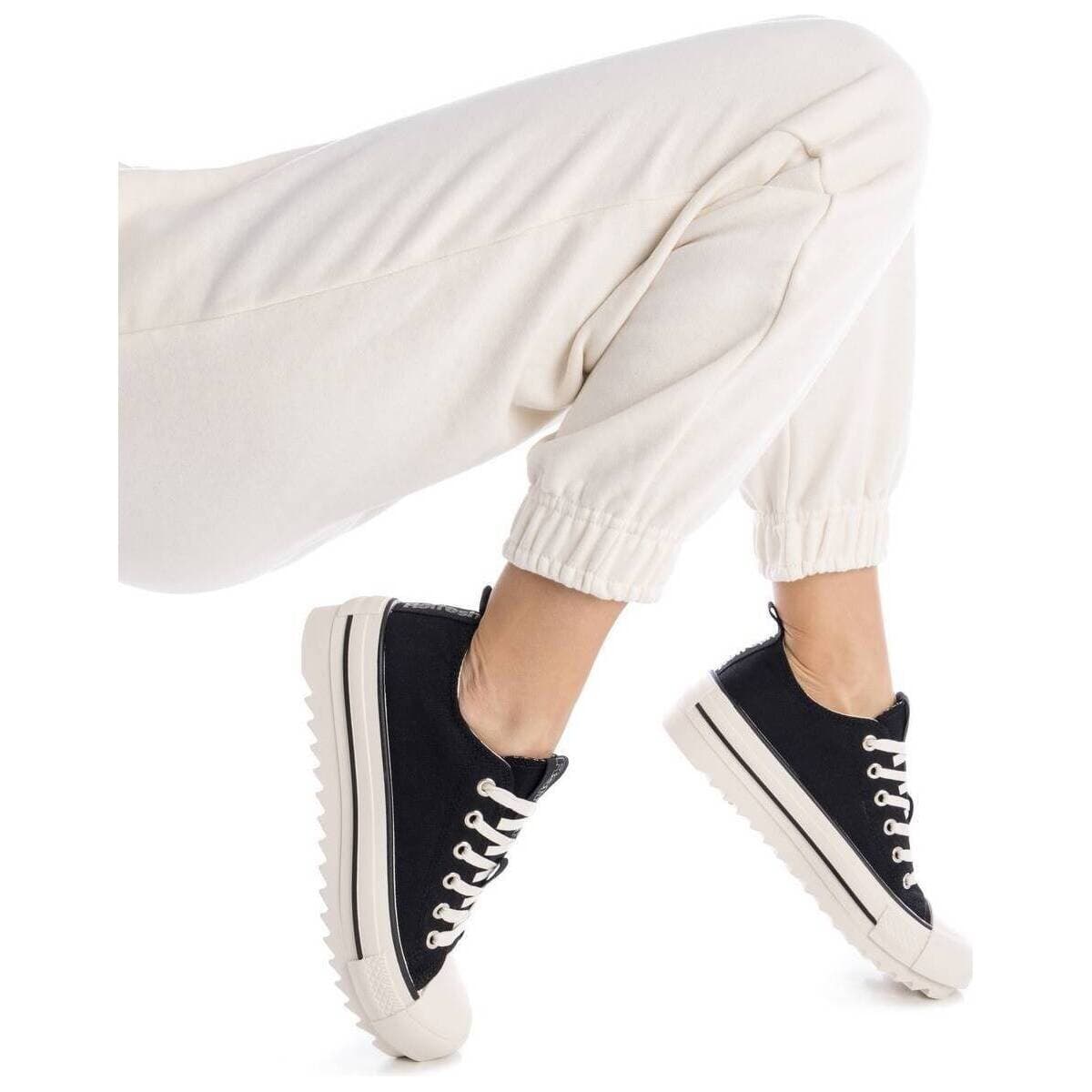 Women's Sneakers Refresh Black