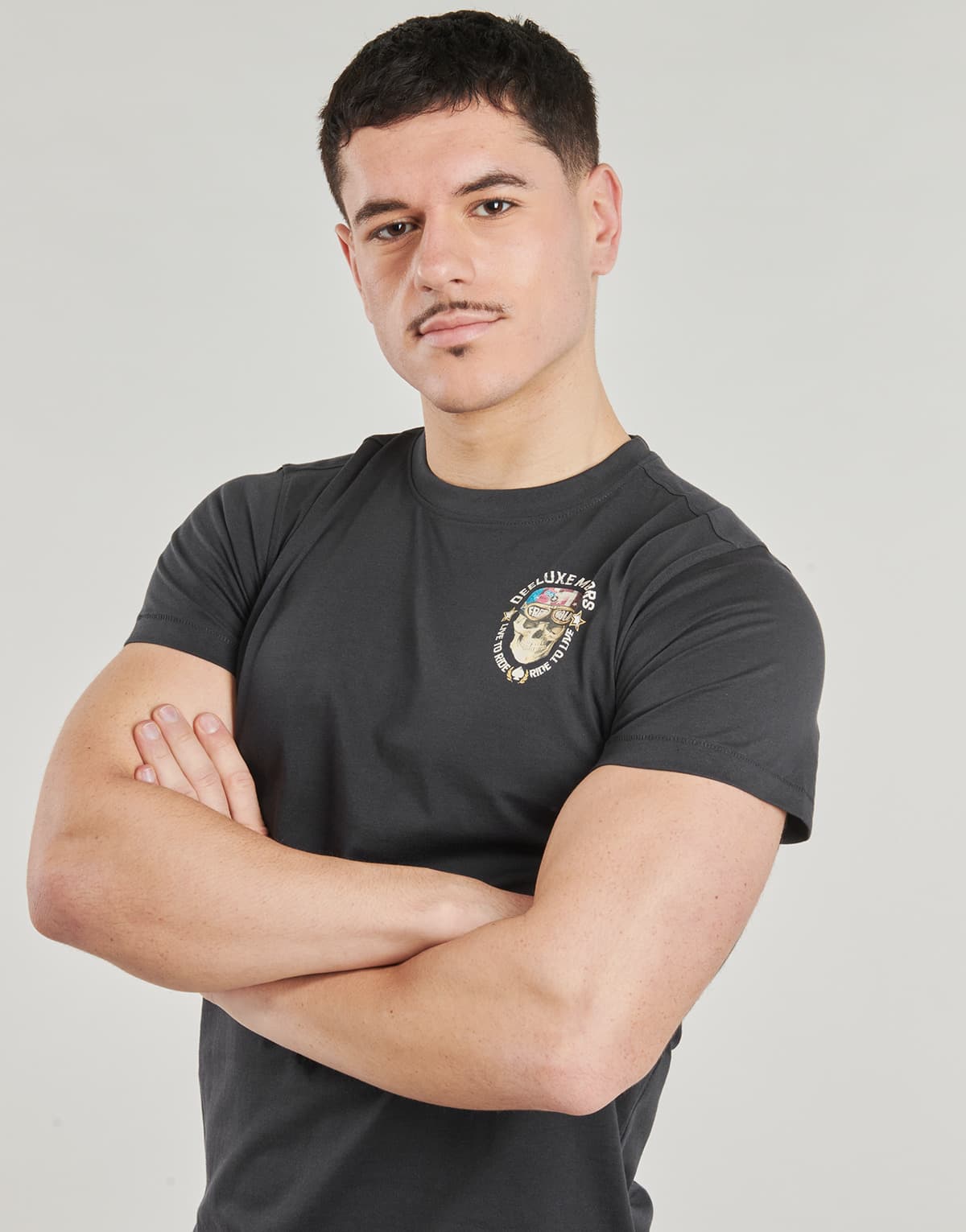 Men's T-Shirts Deeluxe Black