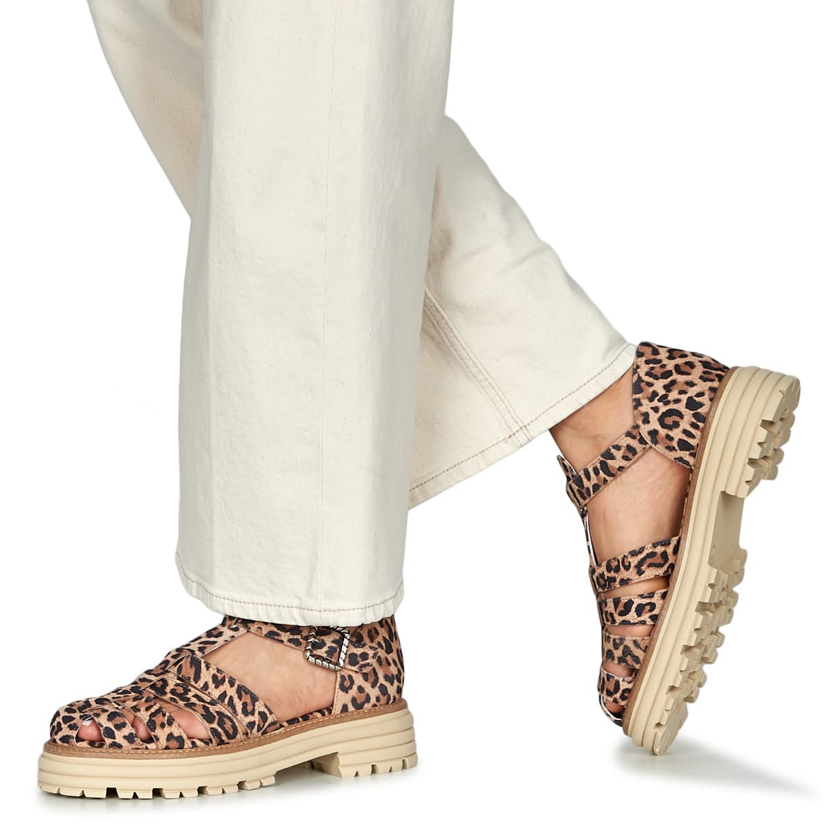 Women's Platforms Regard Brown