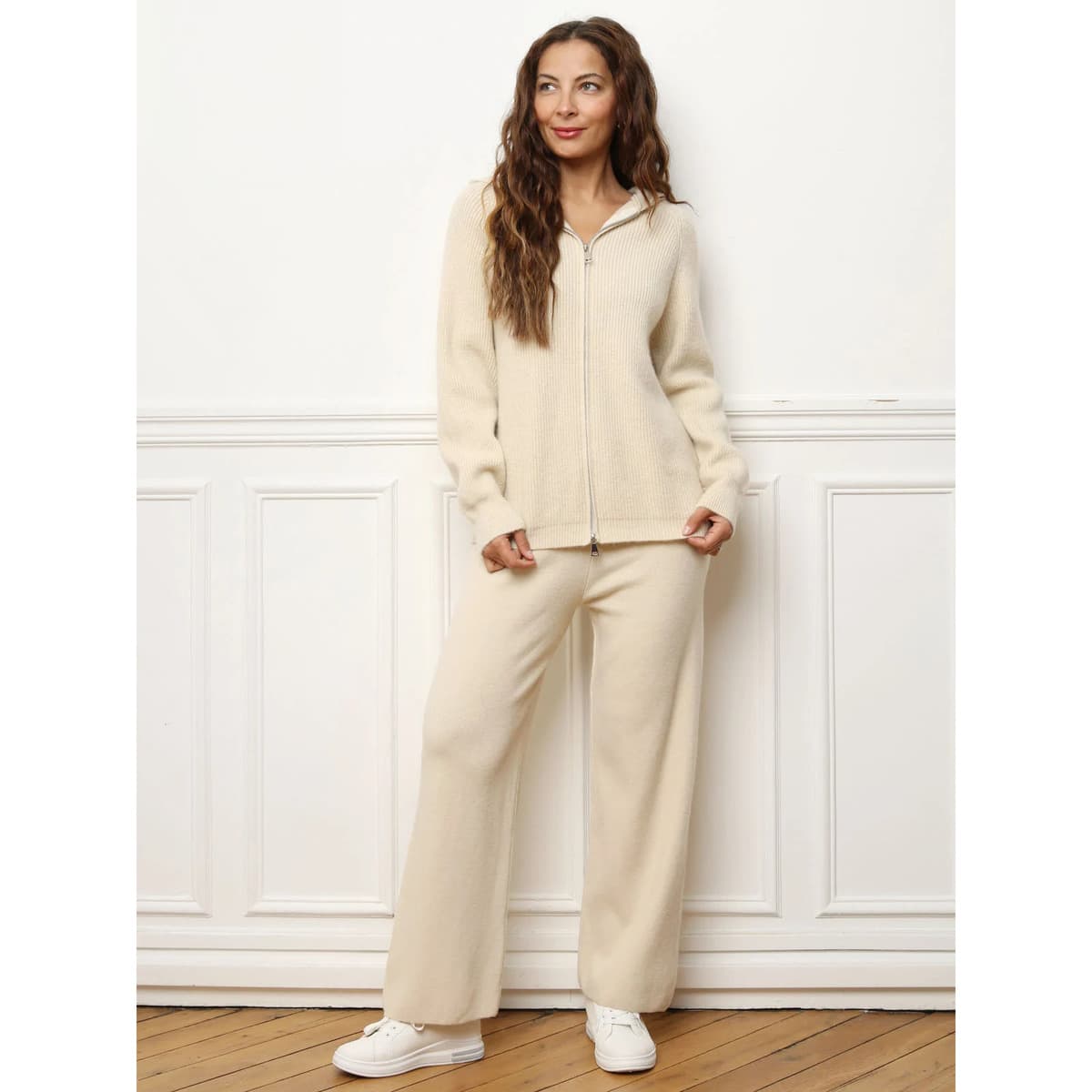 Women's Tracksuits La Modeuse Beige