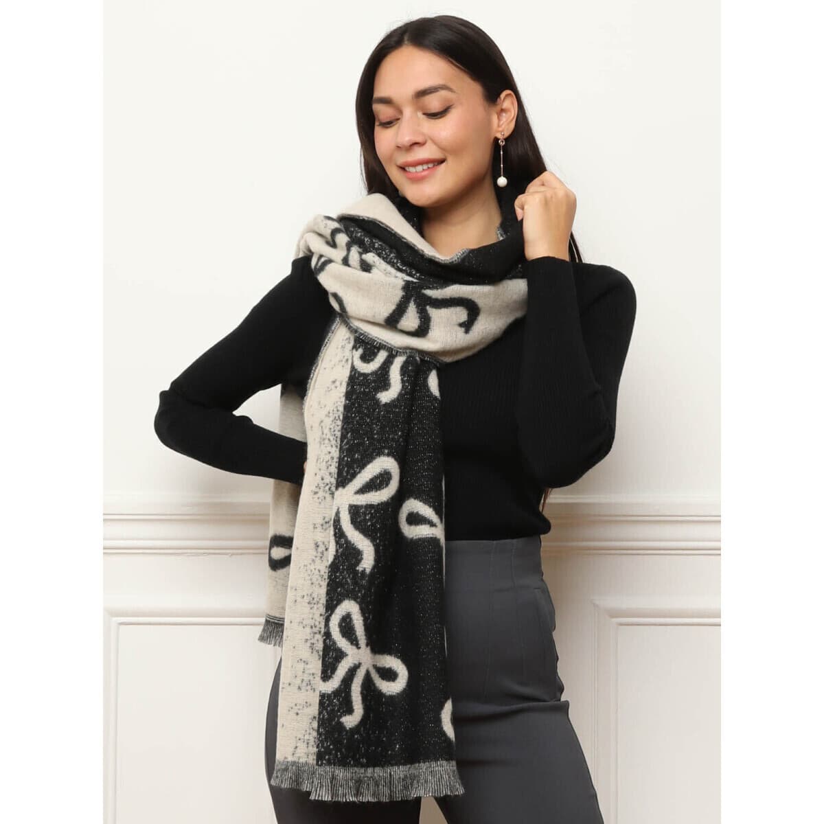 Women's Scarves La Modeuse Black
