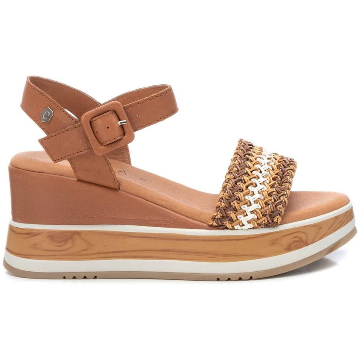 Σανδάλια με πλατφόρμα Carmela 160589