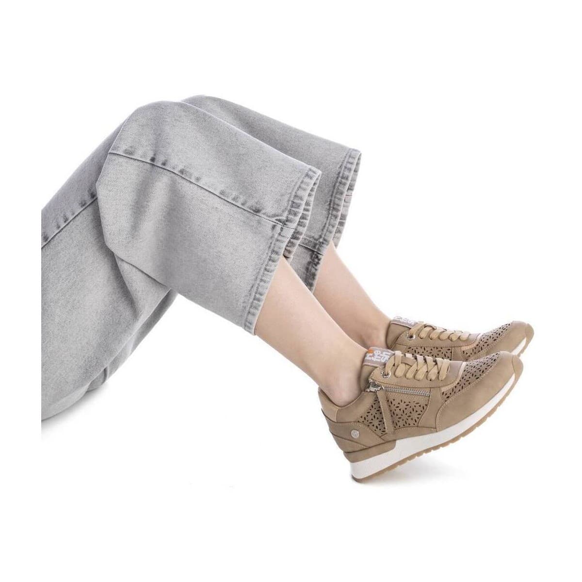 Women's Sneakers Refresh Brown