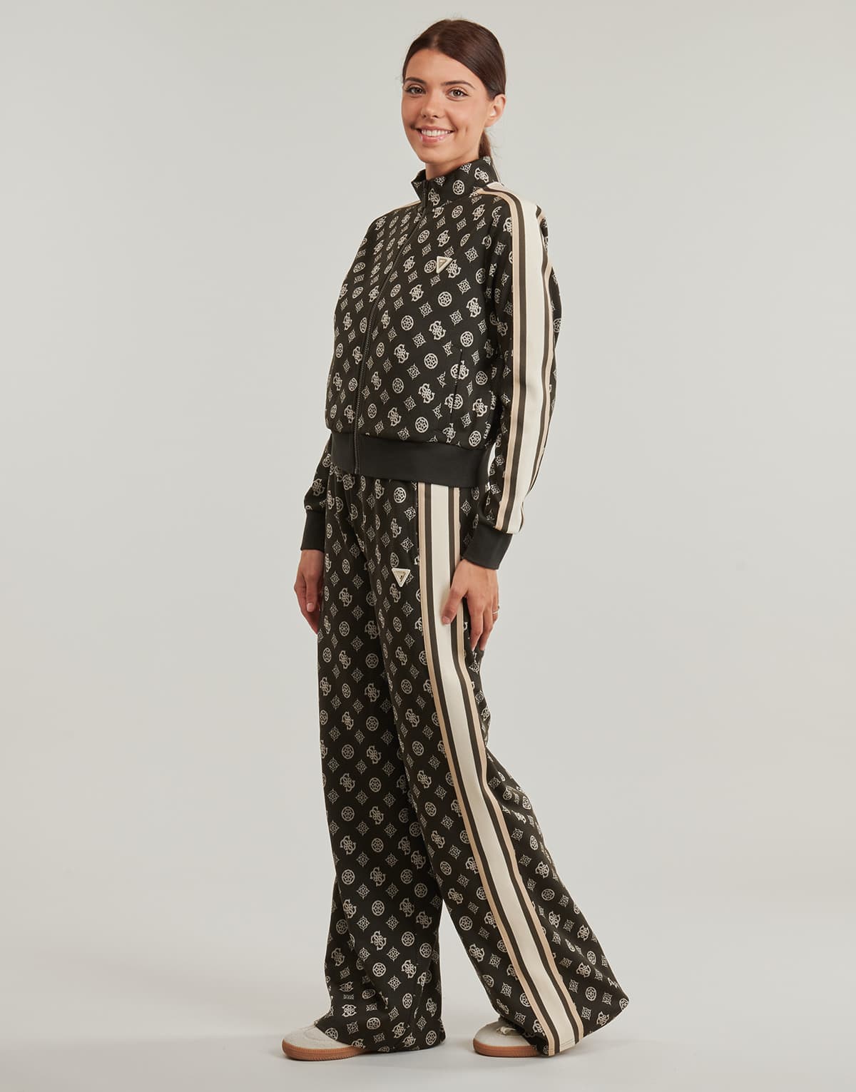 Women's Sports T-Shirts Guess Black