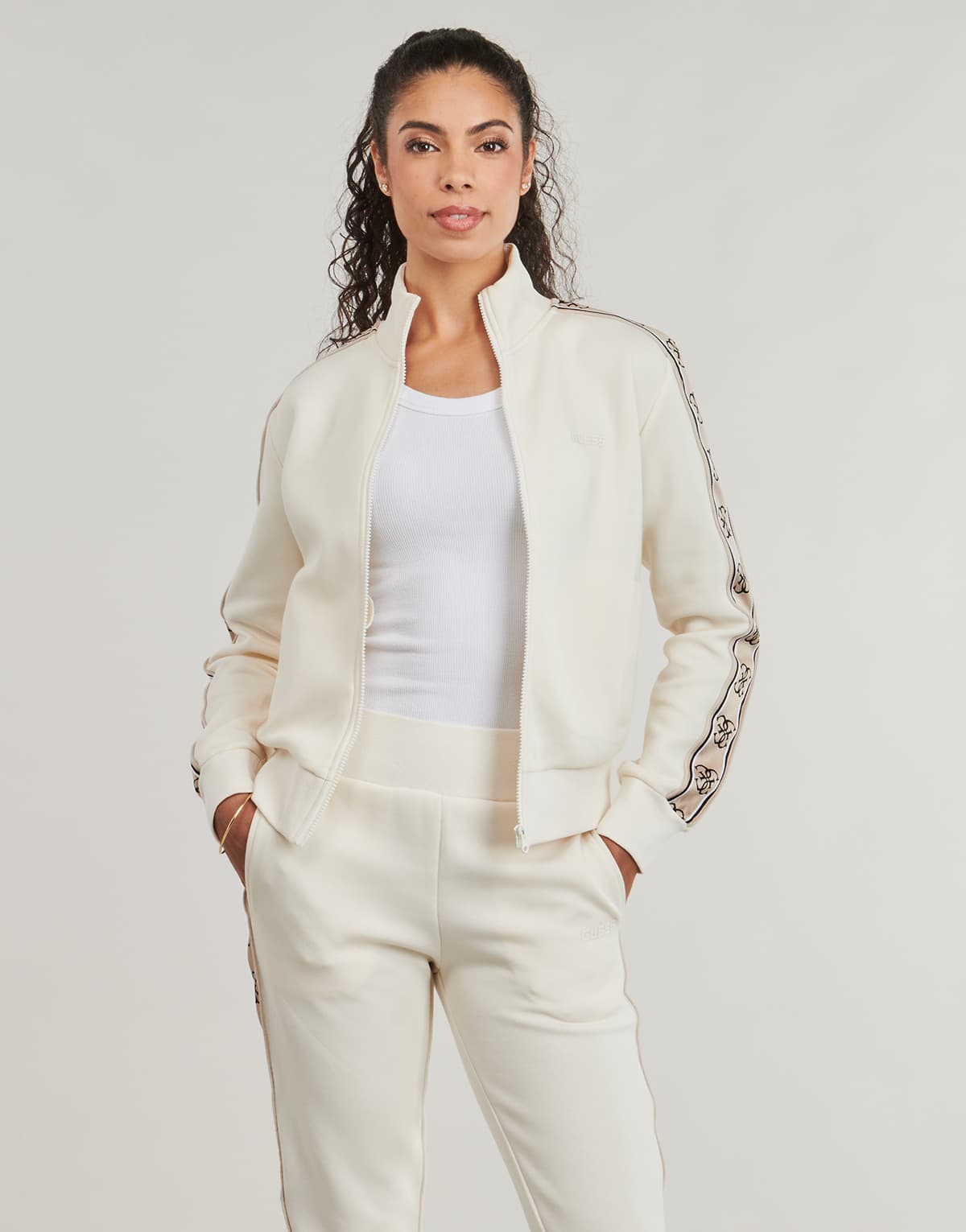 Women's Sports T-Shirts Guess White