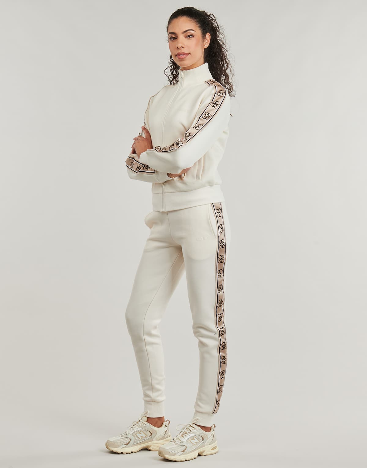 Women's Sports T-Shirts Guess White