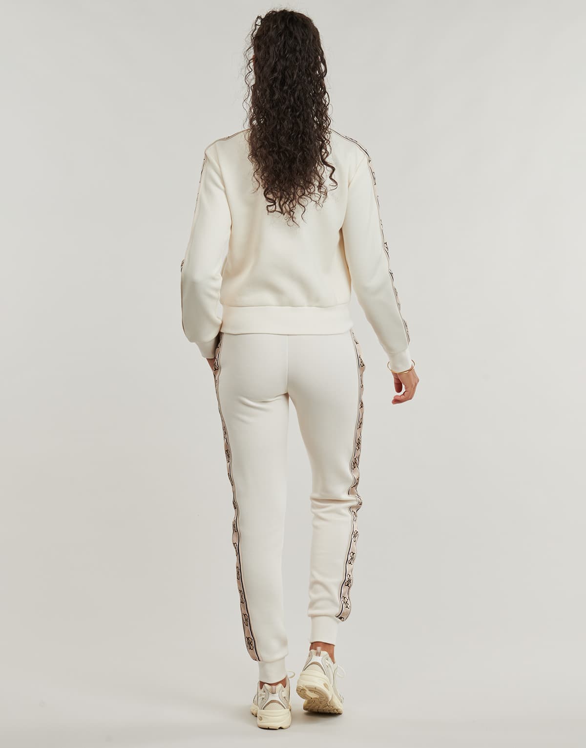 Women's Sports T-Shirts Guess White