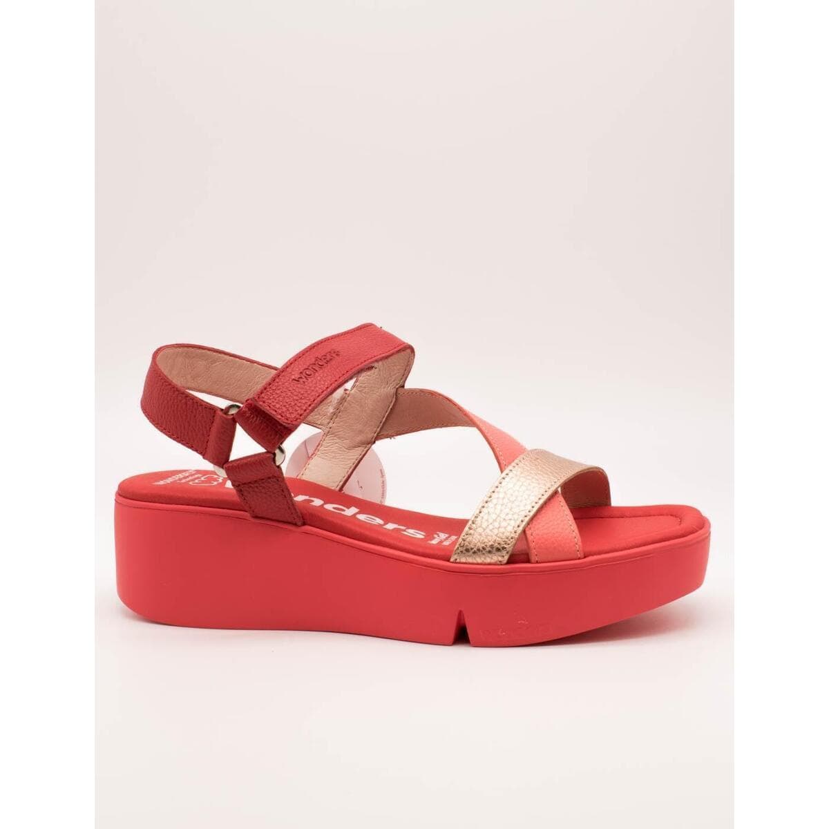 Σανδάλια με πλατφόρμα Wonders B-7950