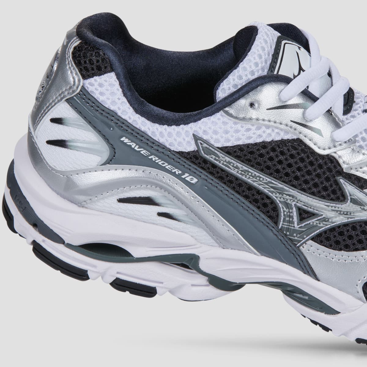 Women's Sports Shoes Mizuno White