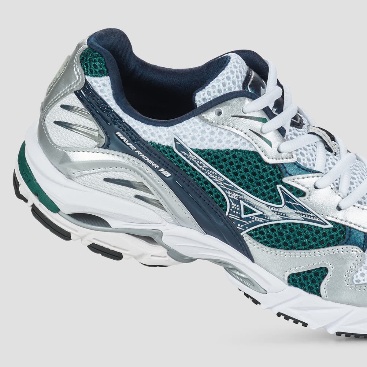 Women's Sports Shoes Mizuno White