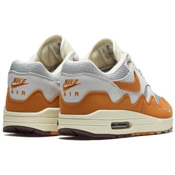 Women's Sneakers Nike Orange