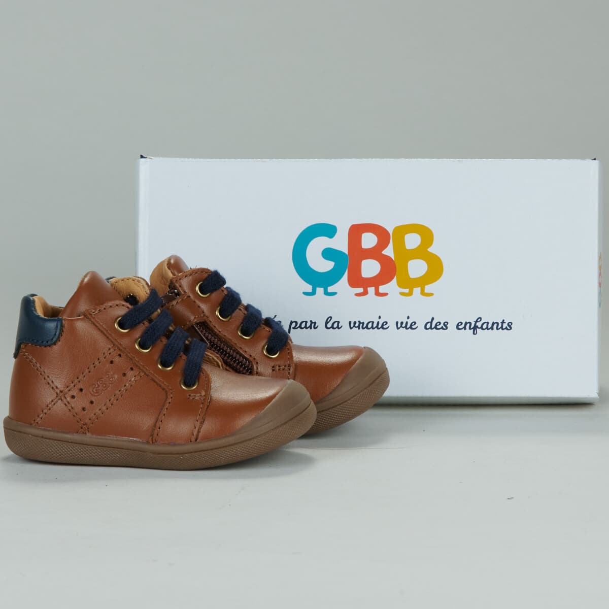 Ψηλά Sneakers GBB -
