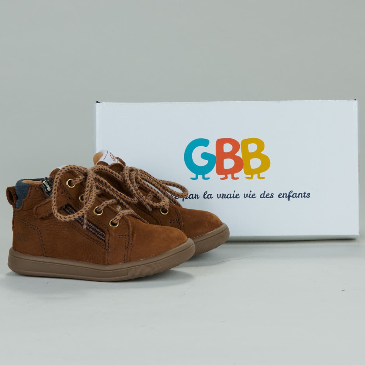 Ψηλά Sneakers GBB -