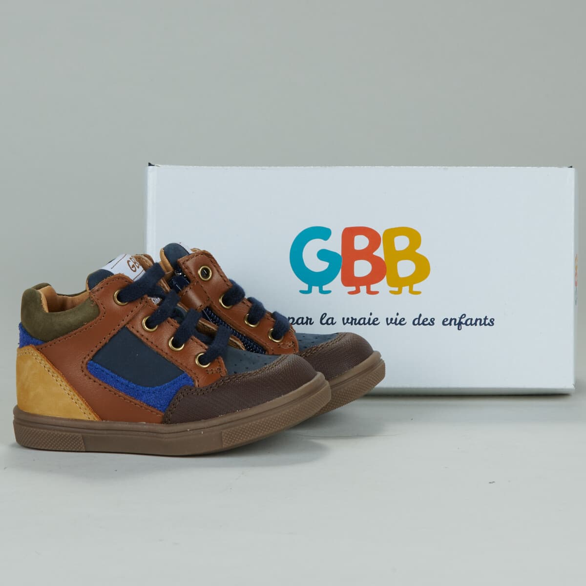 Ψηλά Sneakers GBB -