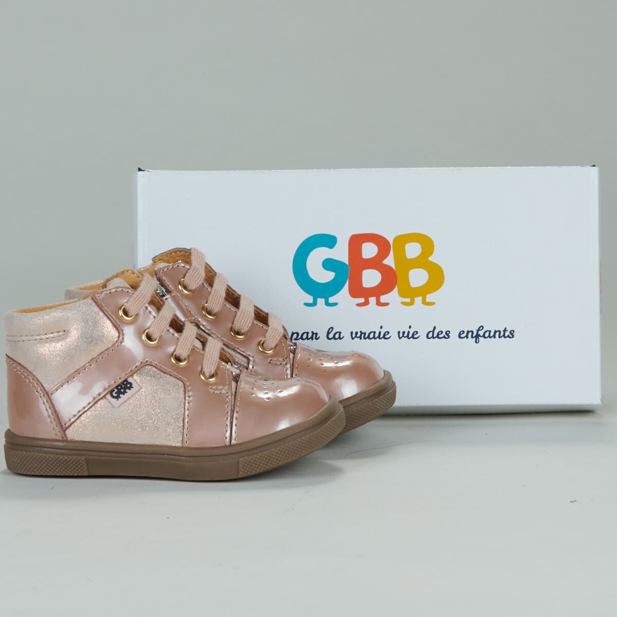 Ψηλά Sneakers GBB -