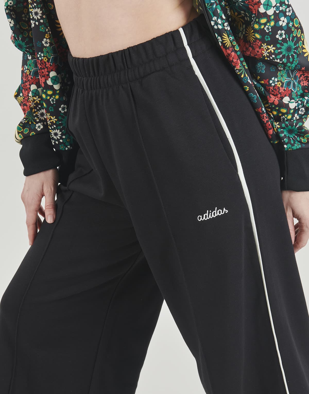 Γυναικείες φόρμες Adidas Μαύρο