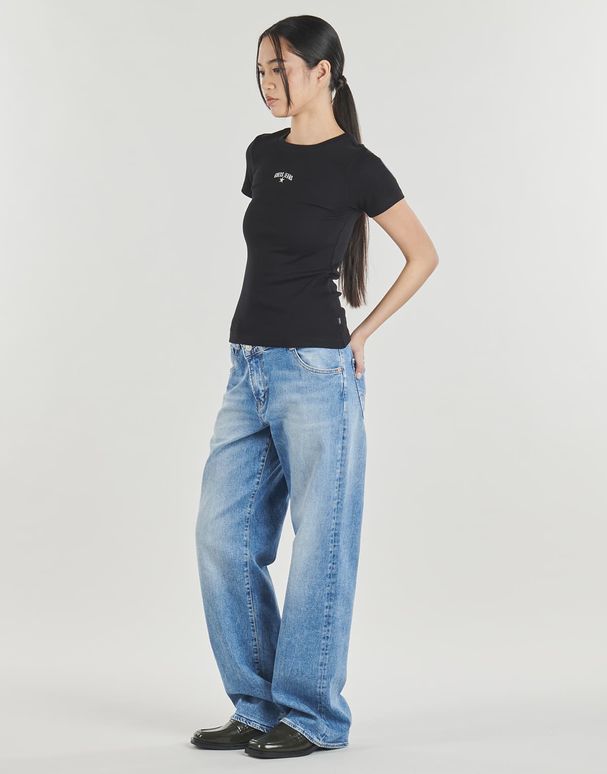 Women's T-Shirts Guess Black