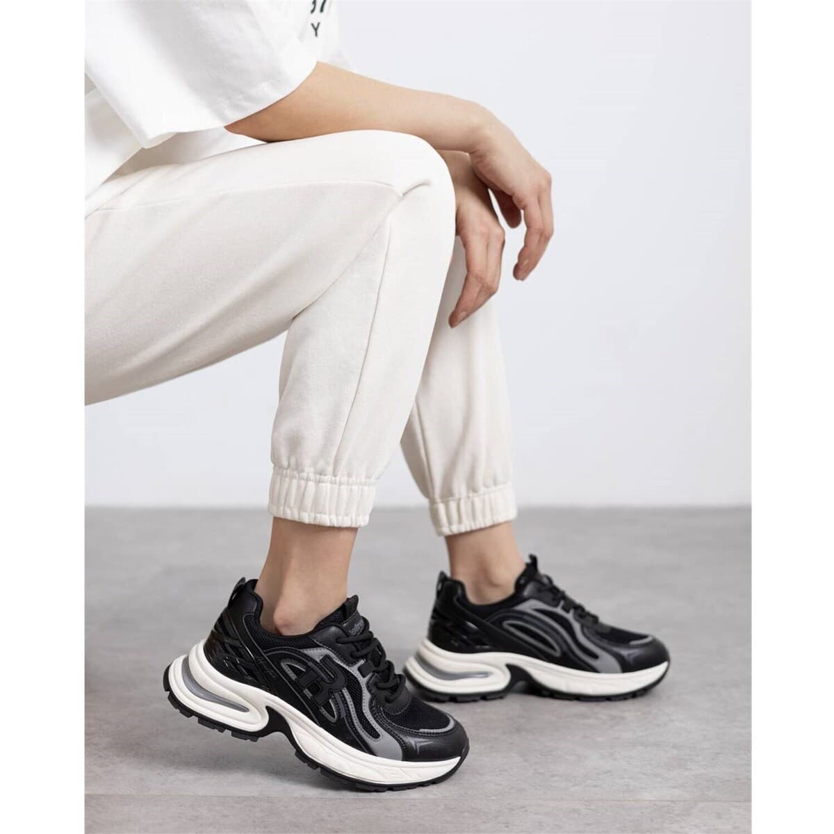 Women's Sneakers Refresh Black