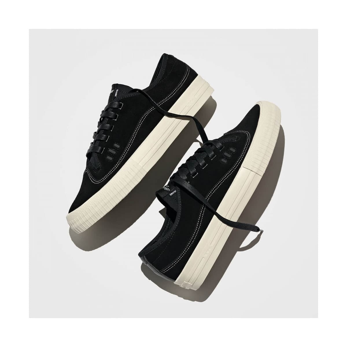 Women's Sneakers Globe Black