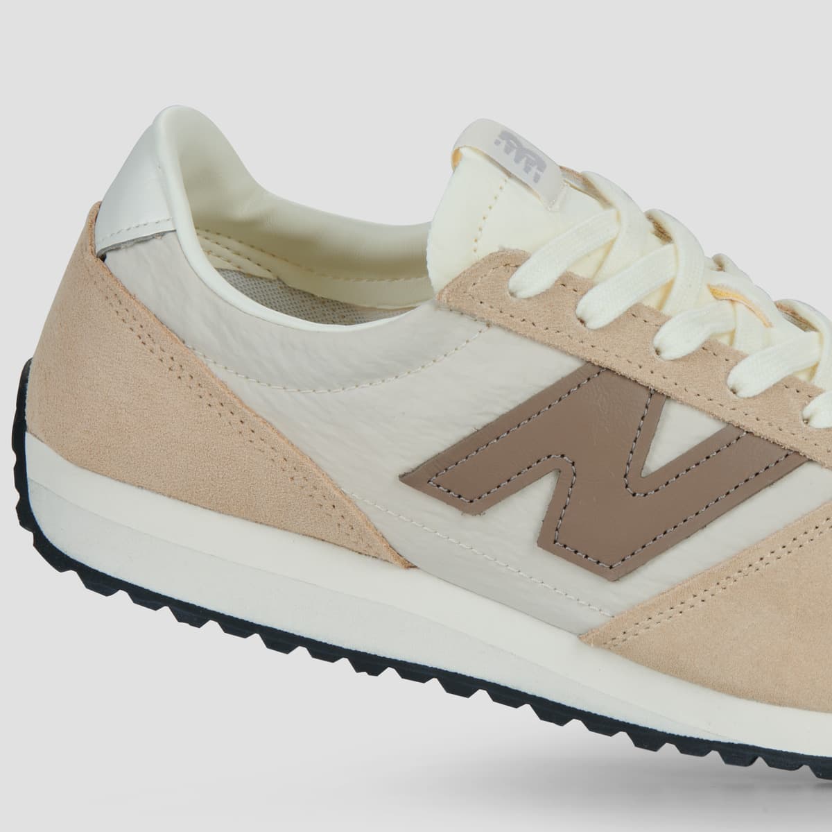 Women's Sneakers New Balance Beige