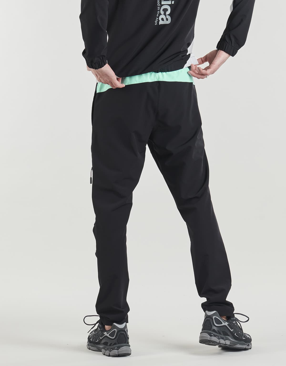Men's Tracksuits Helvetica Black