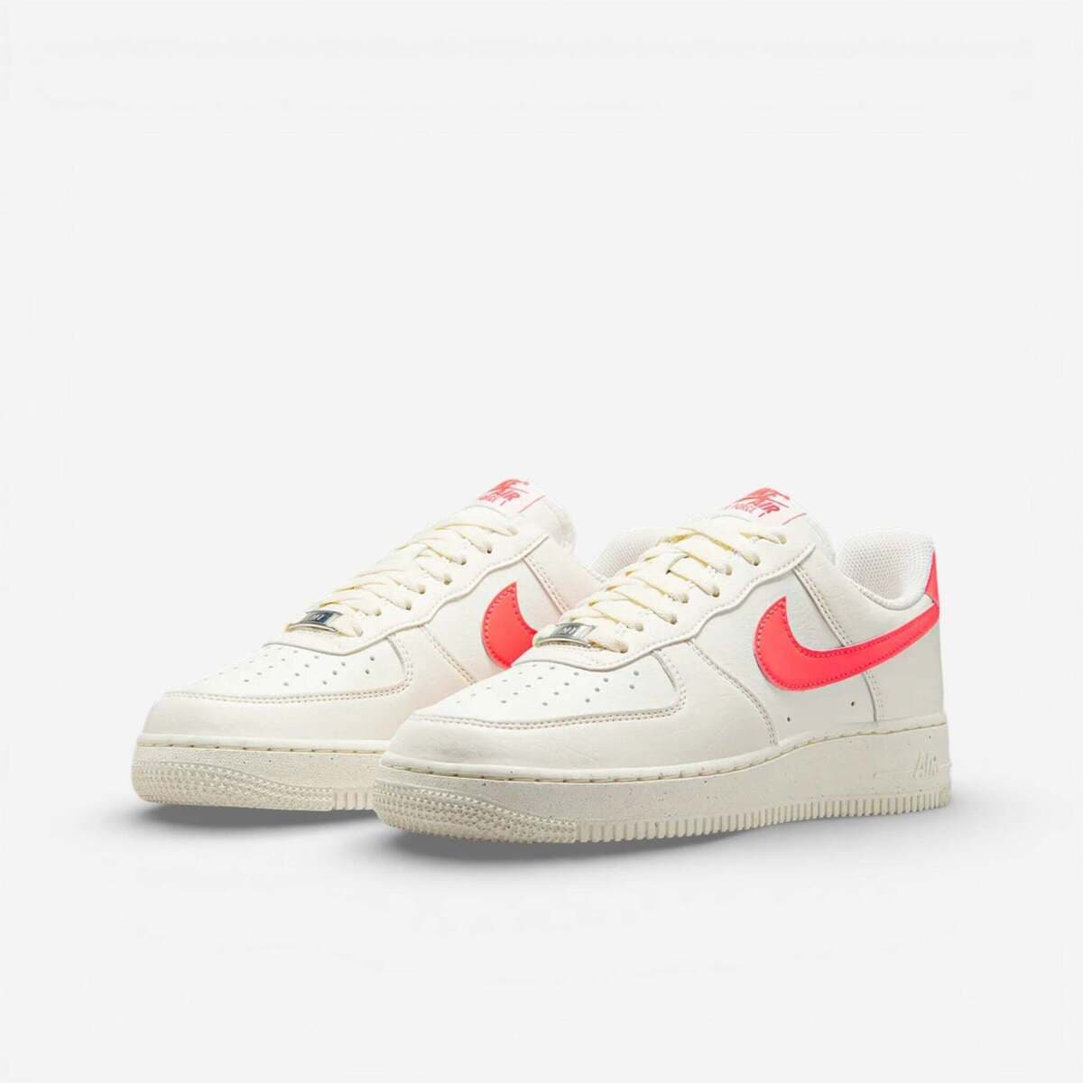 Women's Sneakers Nike Beige
